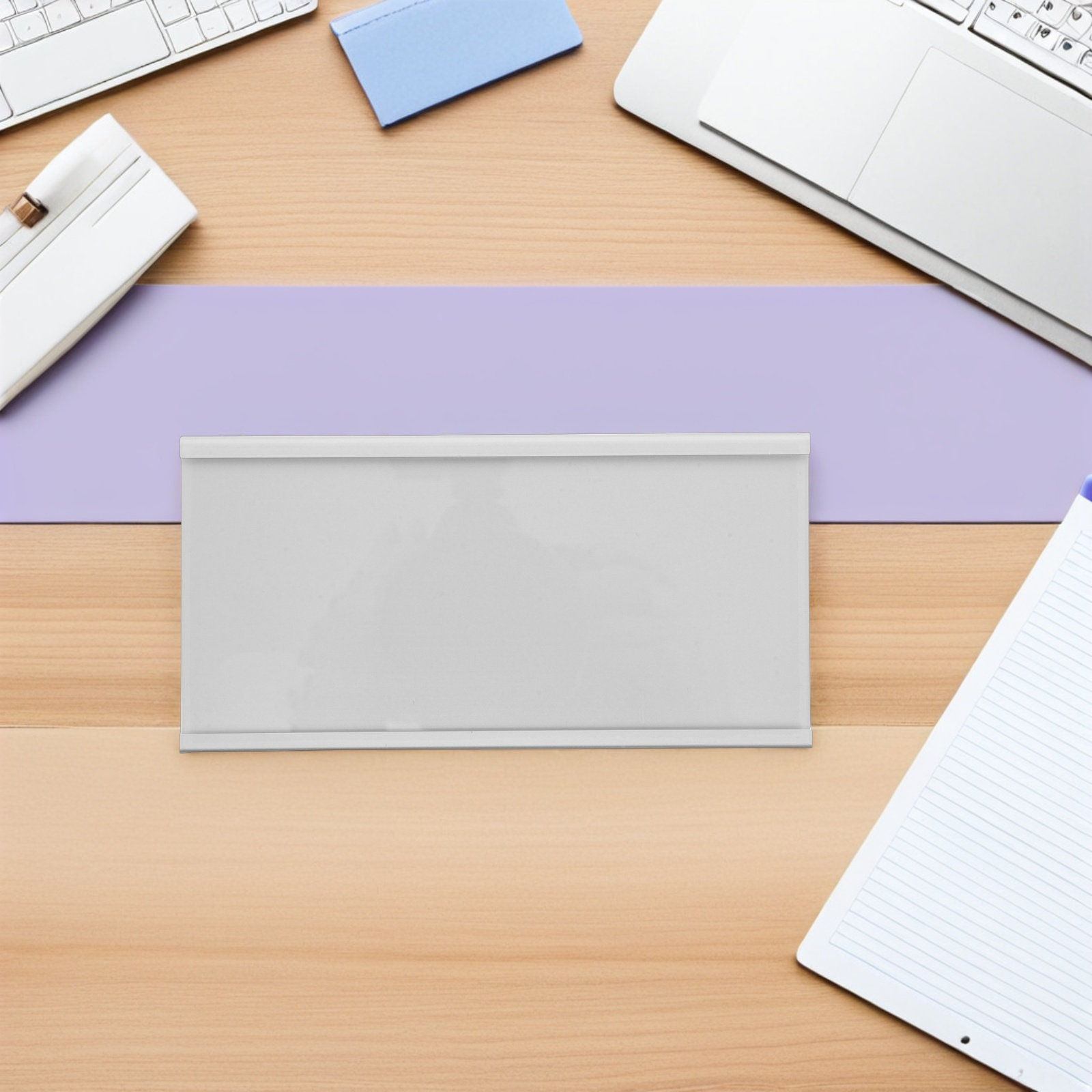 洗練されたデザインのアルミ製ネームプレートホルダー。サイズは - Desk Name Plate のレビューと価格